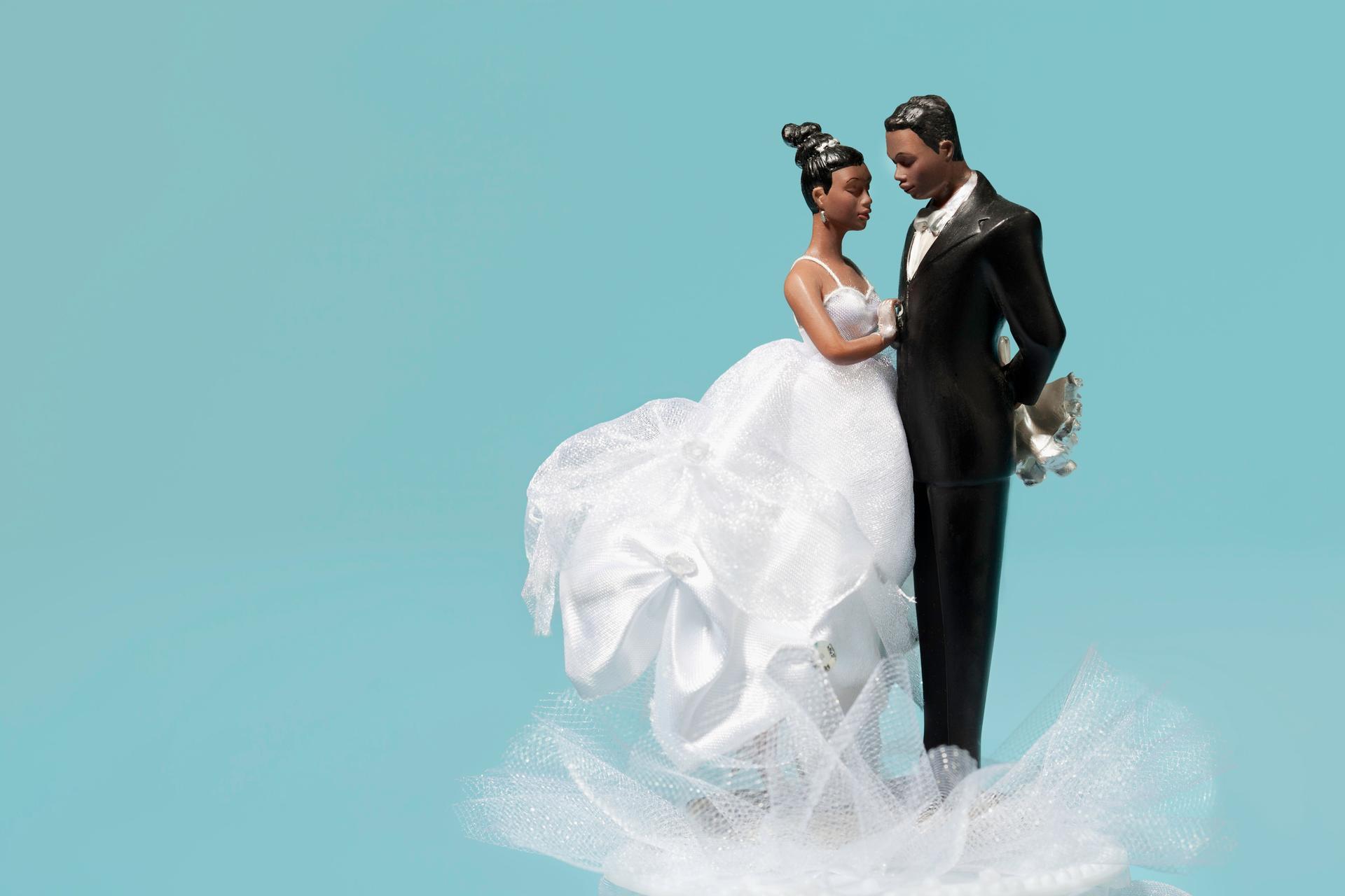 Le marié et la mariée Décoration du gâteau de mariage